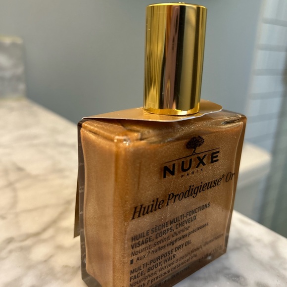 Shimmering Dry Oil Huile Prodigieuse® 100 ml
Made in France - Picture 3 of 6